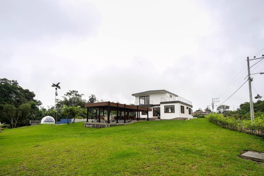 Villa Casa De Ensueno. Pedro Vicente Maldonado. *