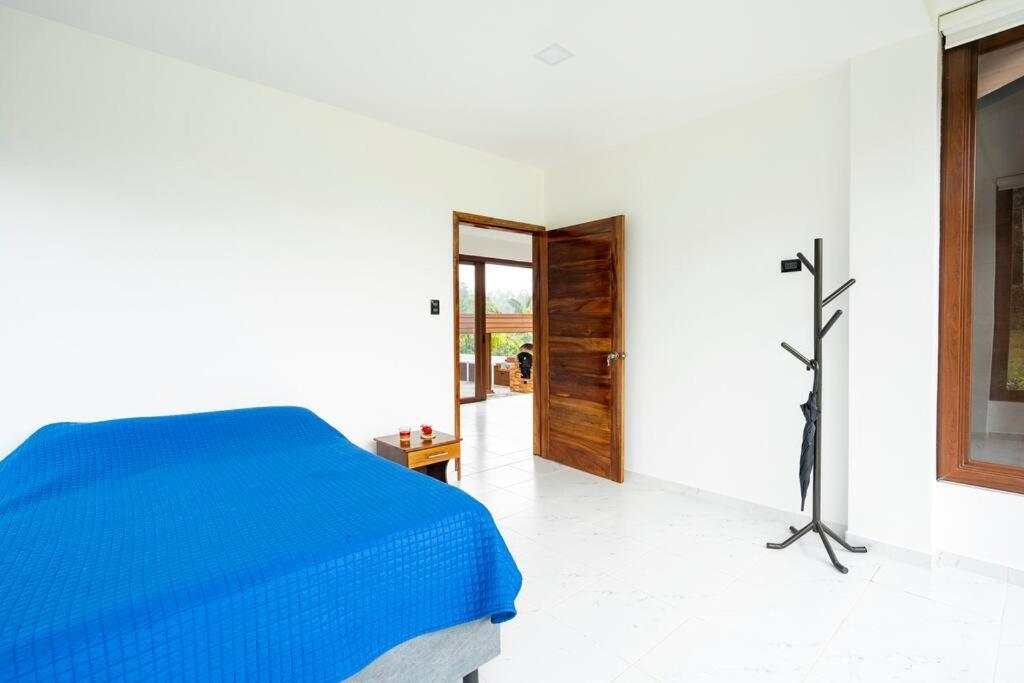 Casa De Ensueno. Pedro Vicente Maldonado. Villa *